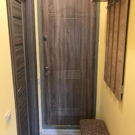 Киев Сдам Посуточно Ул Доброхотова 28 Daily Rent Kyiv St Dobrokhotova 28アパートメント エクステリア 写真