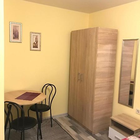Киев Сдам Посуточно Ул Доброхотова 28 Daily Rent Kyiv St Dobrokhotova 28アパートメント エクステリア 写真